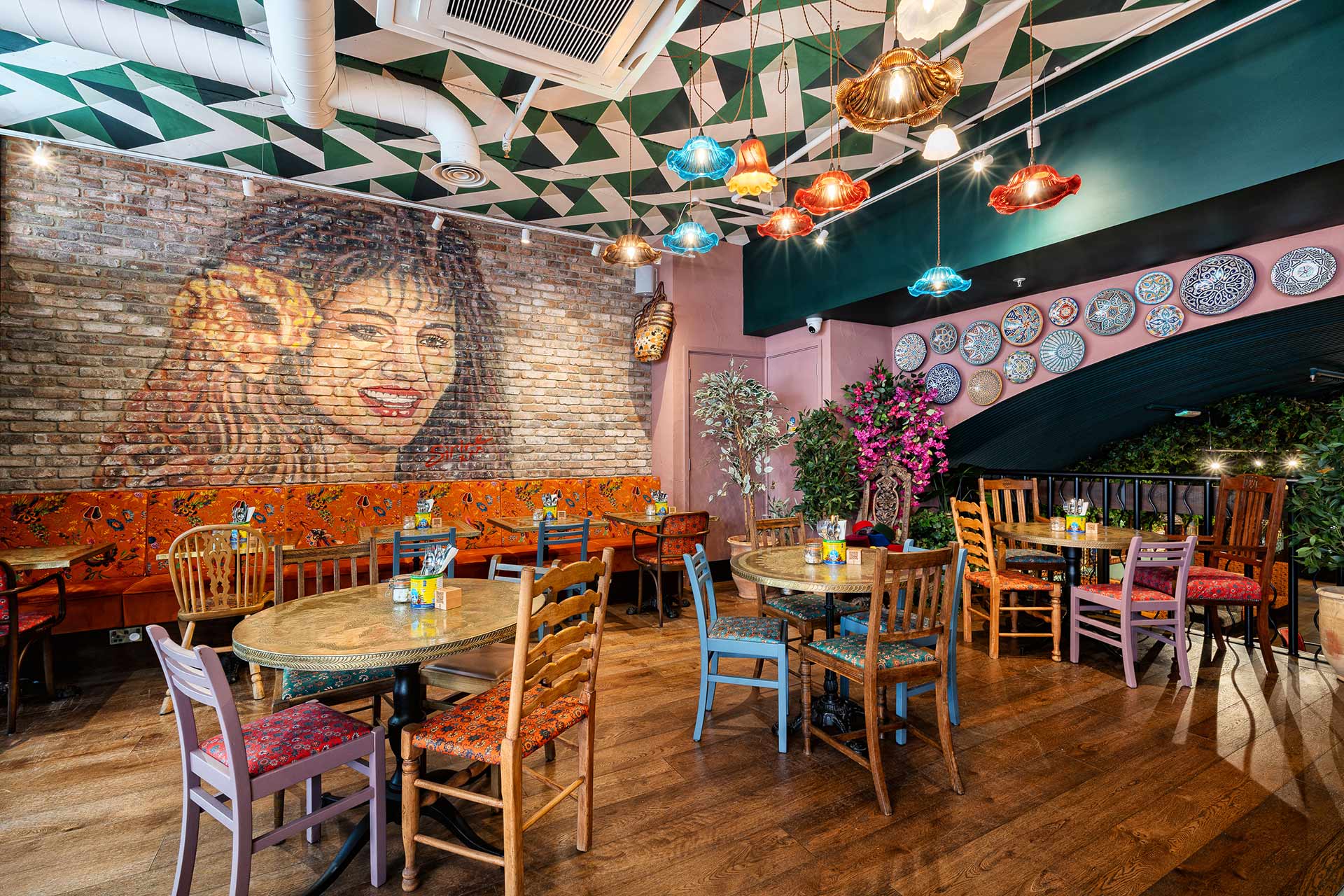Comptoir Libanais interior design.