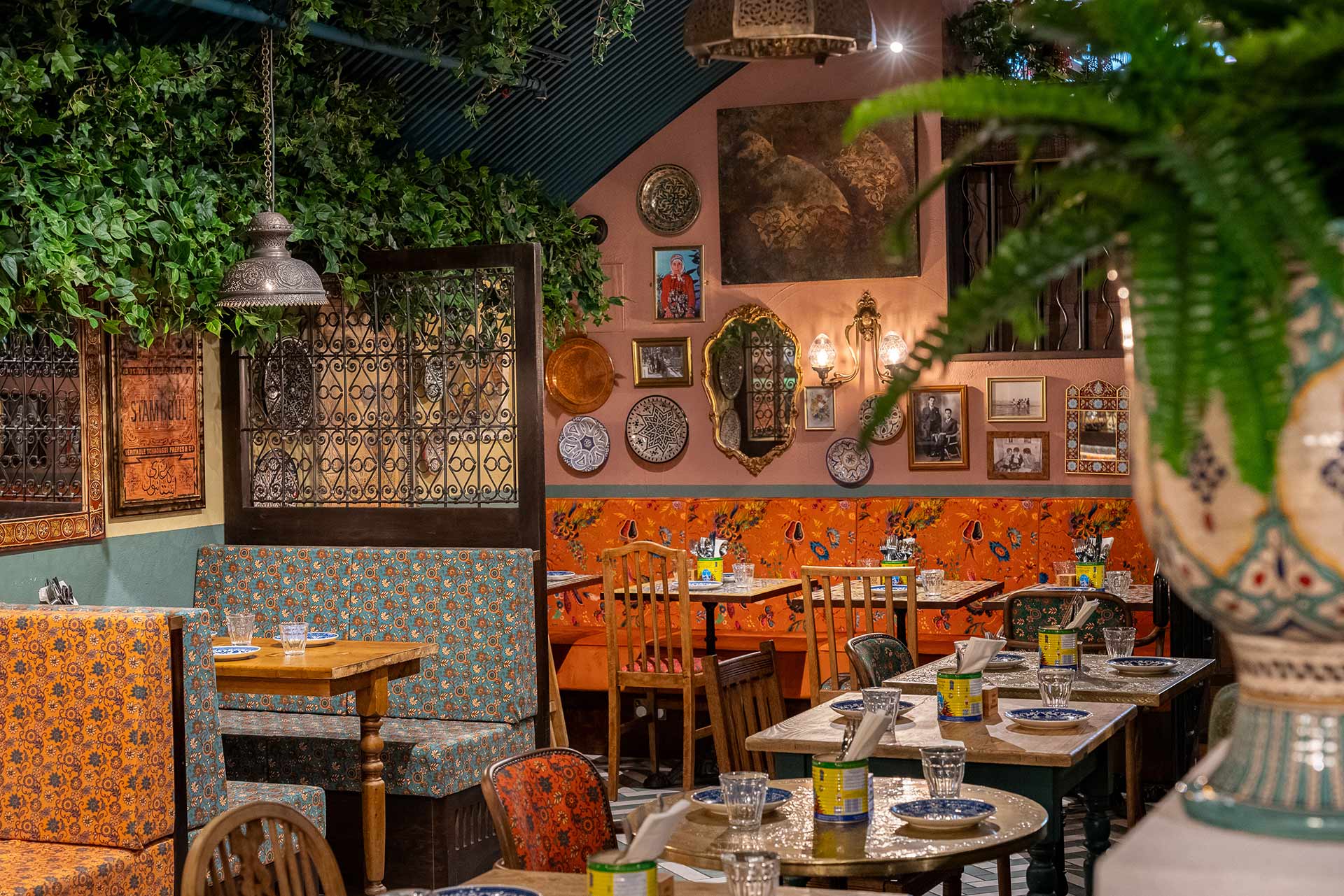 Comptoir Libanais interior design.